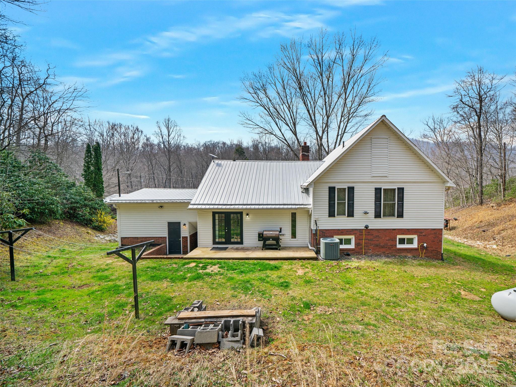 2989 Penland Road Spruce Pine, NC 28777 - Photo 30 of 38