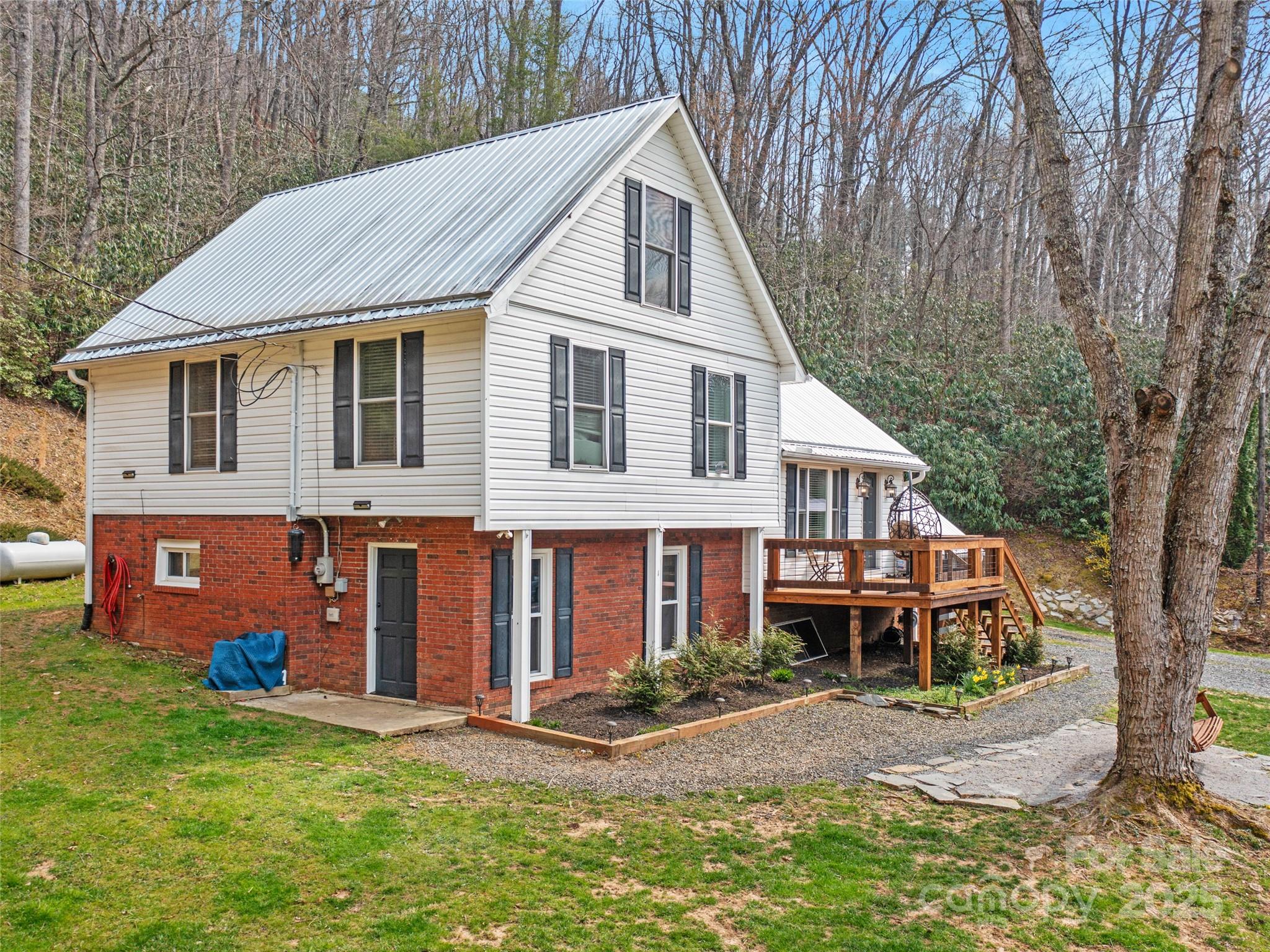 2989 Penland Road Spruce Pine, NC 28777 - Photo 34 of 38