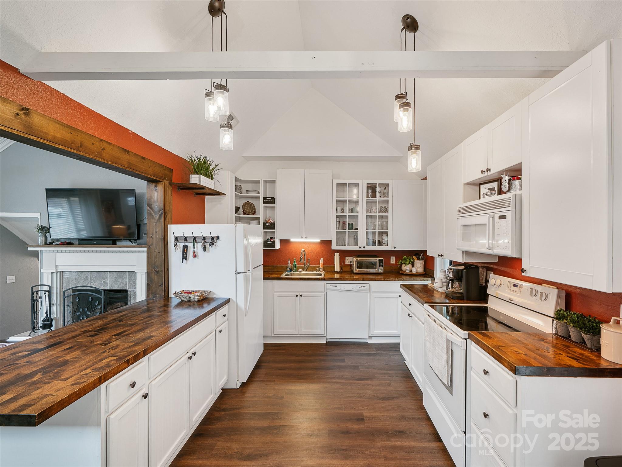 2989 Penland Road Spruce Pine, NC 28777 - Photo 9 of 38