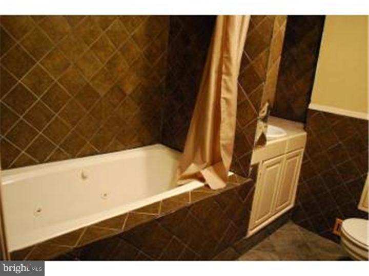 1726 Reed Street Philadelphia, PA 19146 - Photo 6 of 7