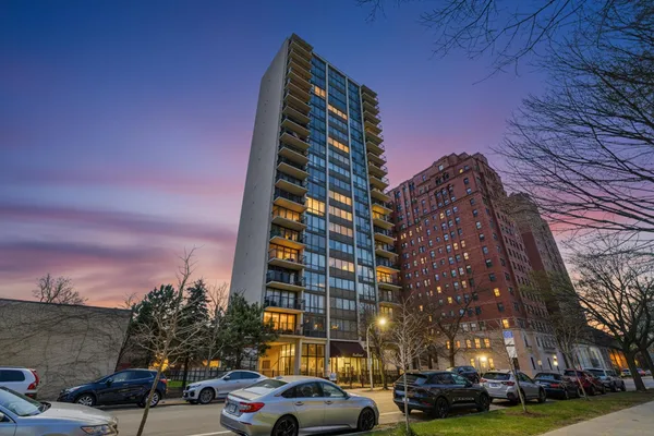 $139,900 | 6701 South Crandon Avenue, Unit 8C, Chicago, IL 60649