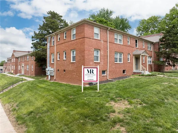 $3,750,000 | 120 West Elizabeth Street, Independence, MO 64050