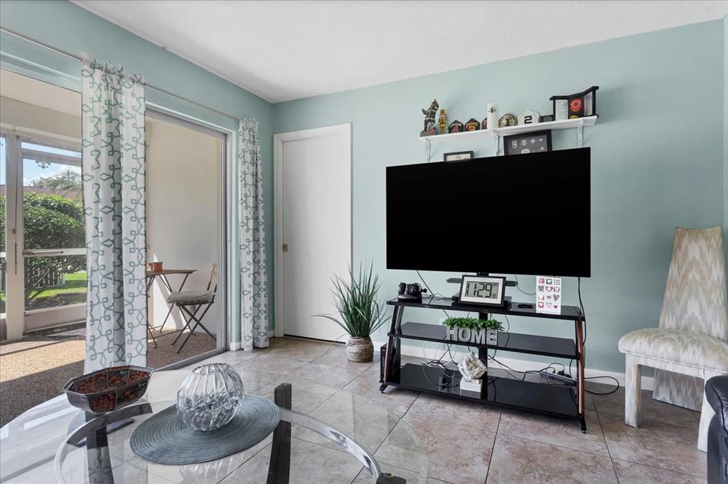 2160 Northeast 36th Street, Unit 36 Lighthouse Point, FL 33064 - Photo 4 of 20