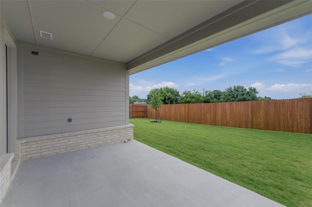 1237 Frio Drive Springtown, TX 76082 - Photo 21 of 25 Covered patio with a concrete surface