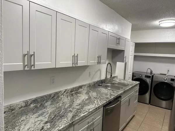 $114,900 | 6519 West Newberry Road, Unit 911, Gainesville, FL 32605