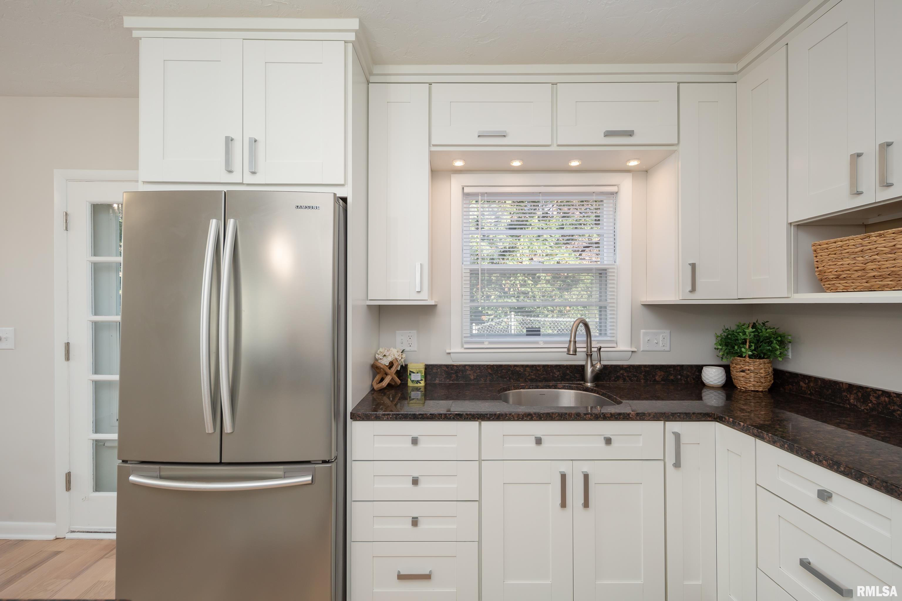 1915 Jersey Ridge Road Davenport, IA 52803 - Photo 21 of 40 Gallery Image 21