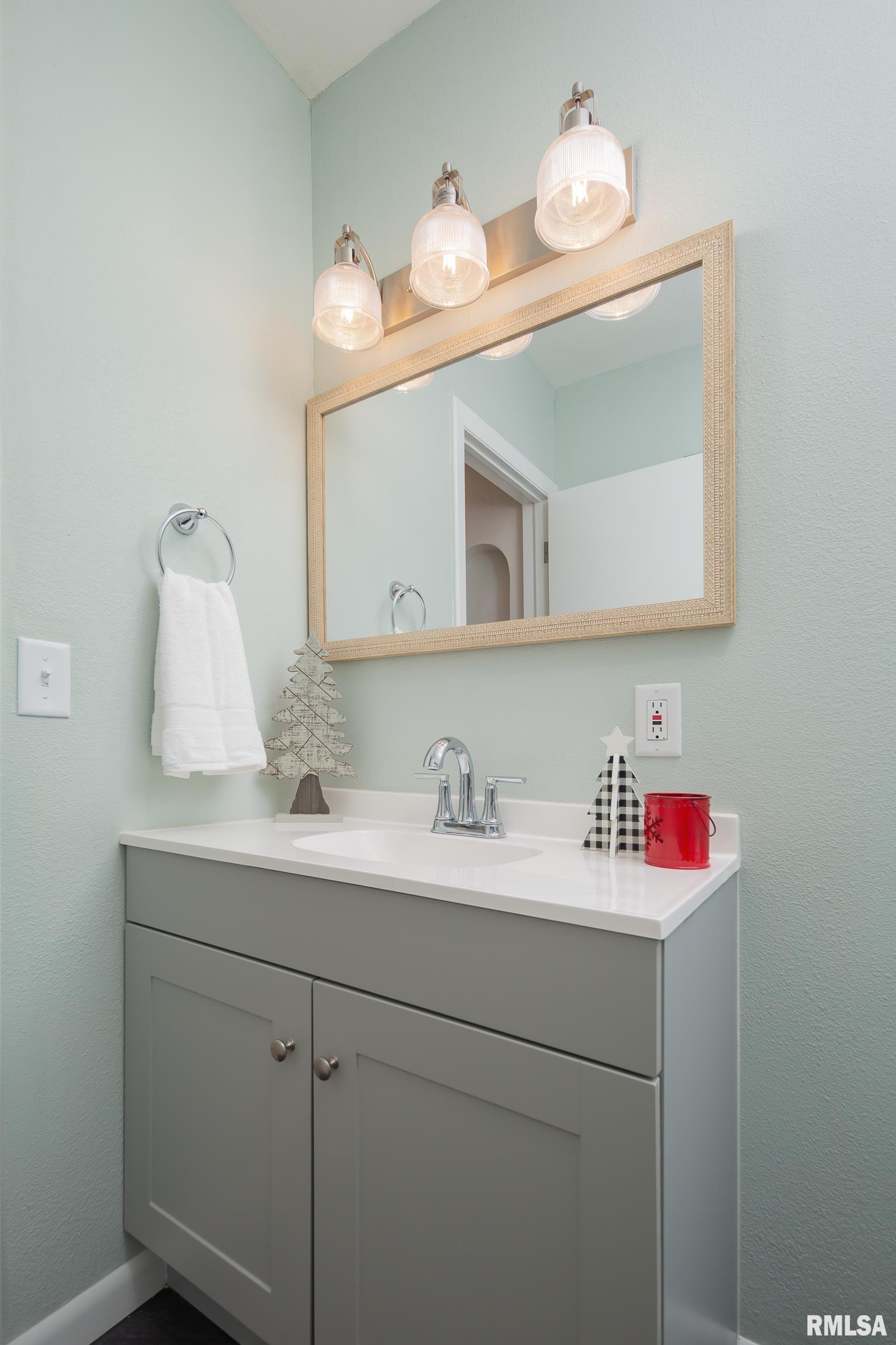 1915 Jersey Ridge Road Davenport, IA 52803 - Photo 27 of 40 Gallery Image 27
