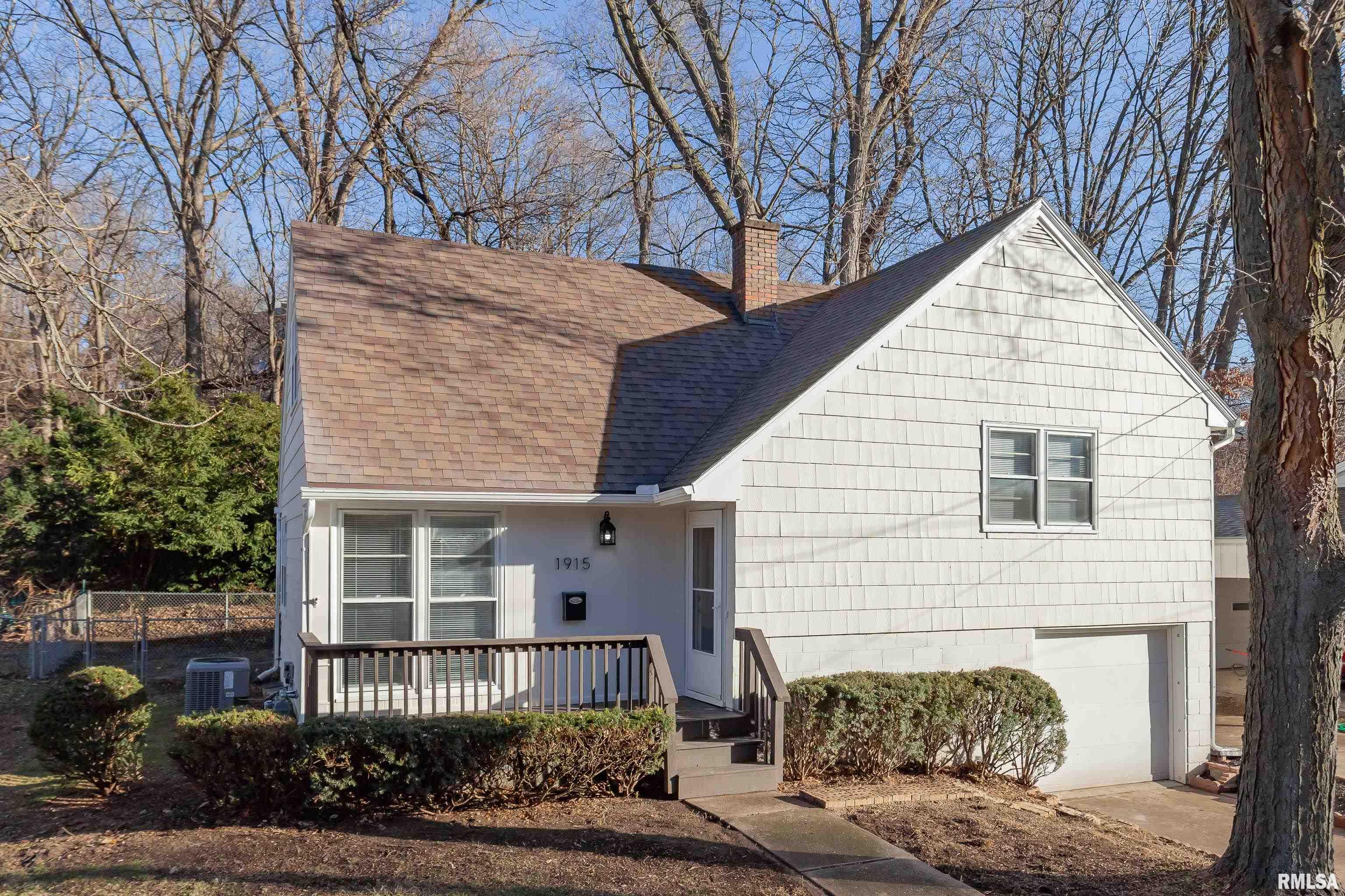 1915 Jersey Ridge Road Davenport, IA 52803 - Photo 3 of 40 Gallery Image 3