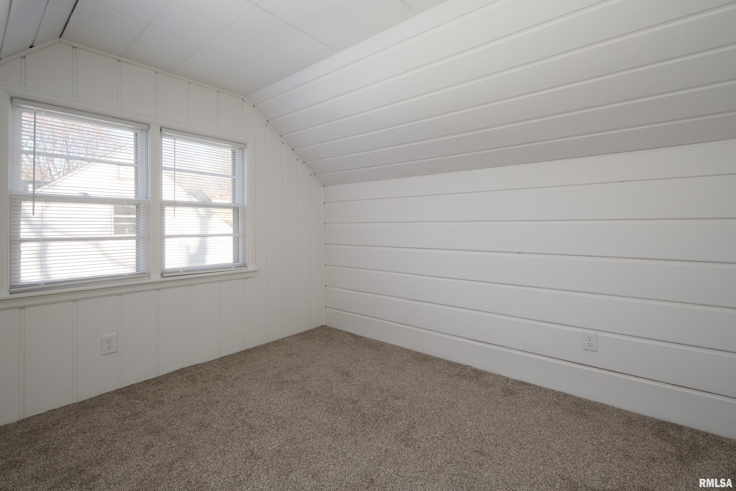 1915 Jersey Ridge Road Davenport, IA 52803 - Photo 33 of 40 Gallery Image 33