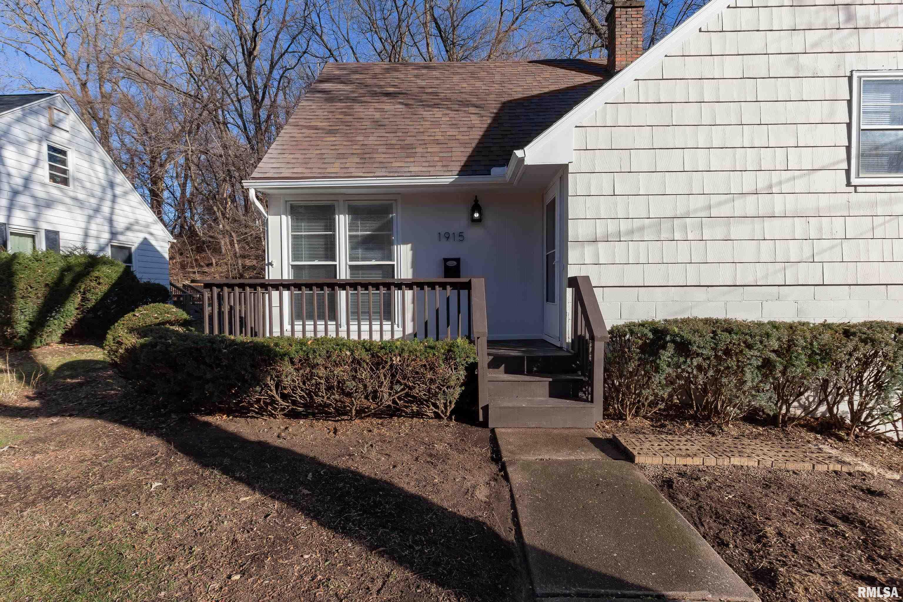 1915 Jersey Ridge Road Davenport, IA 52803 - Photo 5 of 40 Gallery Image 5