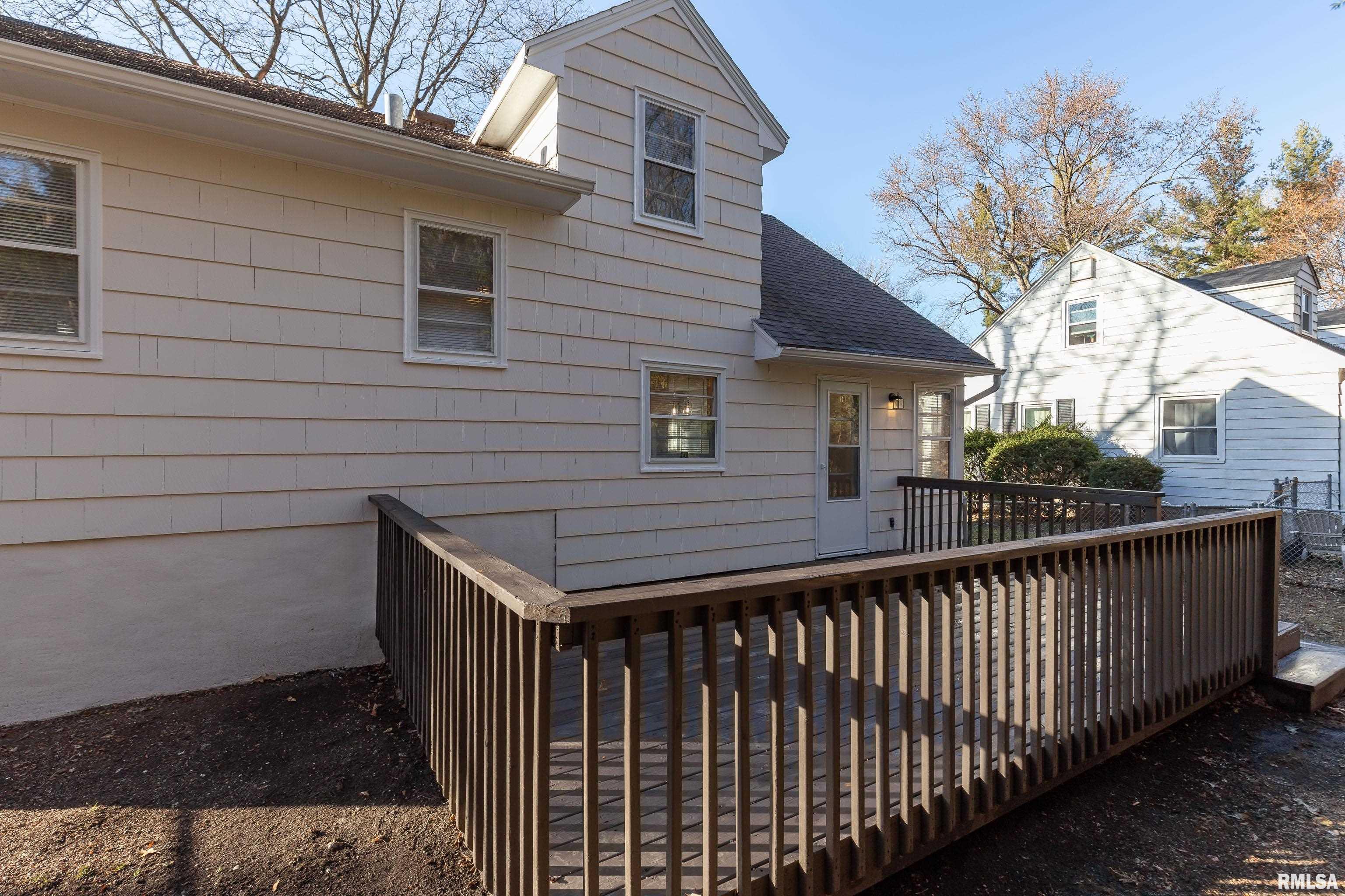 1915 Jersey Ridge Road Davenport, IA 52803 - Photo 6 of 40 Gallery Image 6