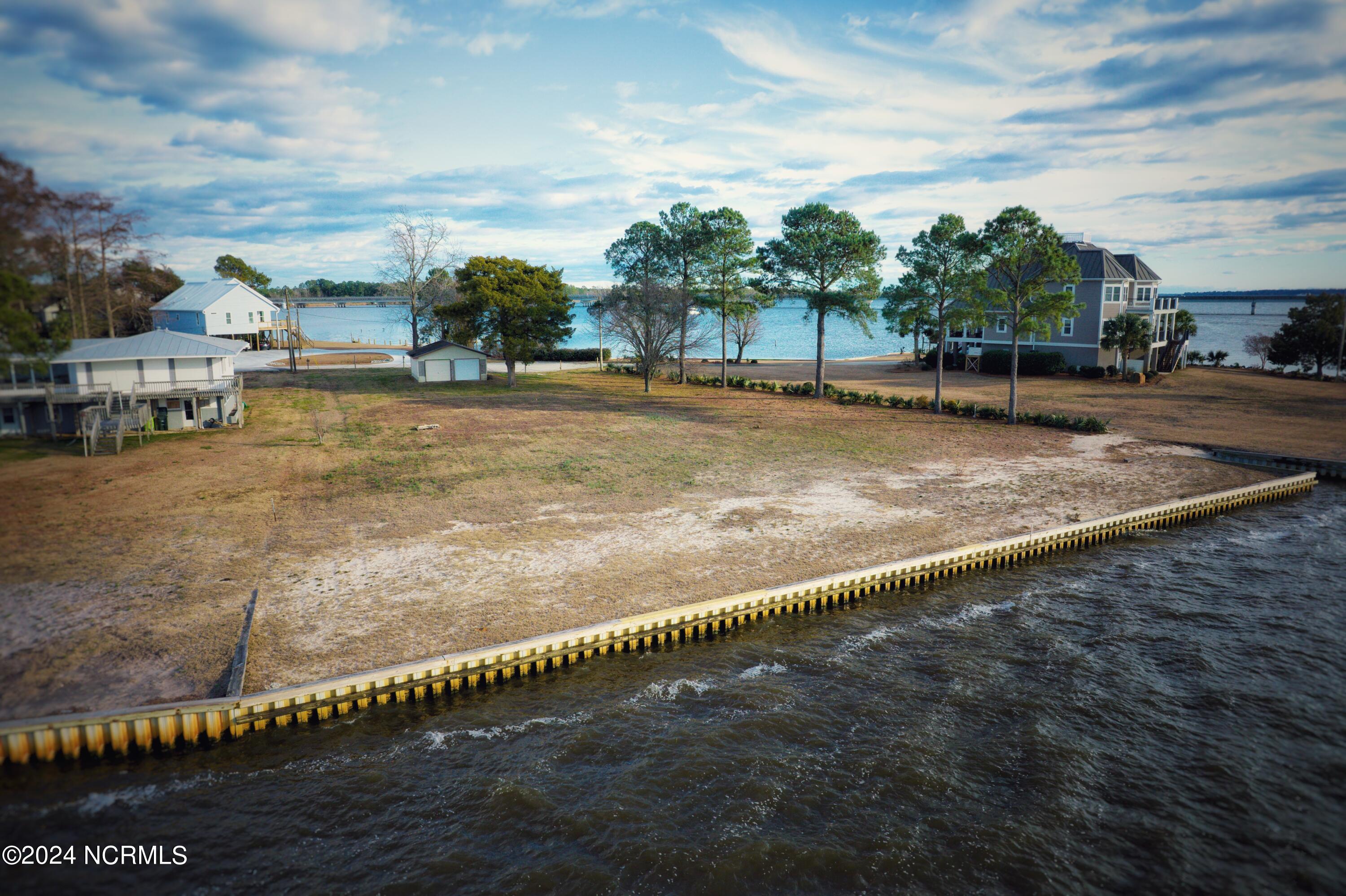 437 Riverside Drive New Bern, NC 28560 - Photo 6 of 29 437 Riverside Drive