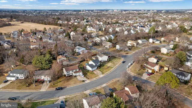 $795,000 | 13050 Monterey Estates Drive, Herndon, VA 20171