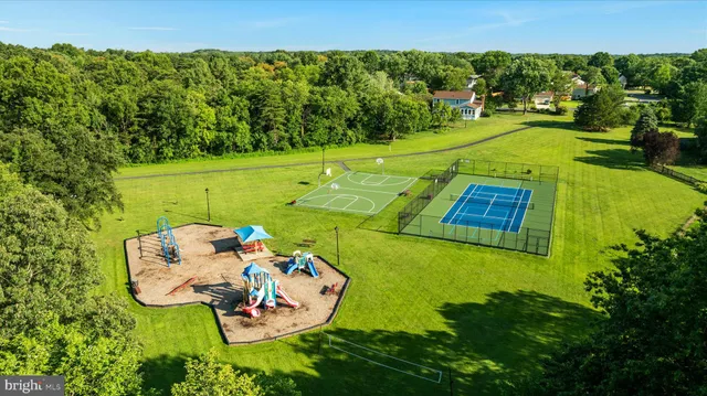 $795,000 | 13050 Monterey Estates Drive, Herndon, VA 20171