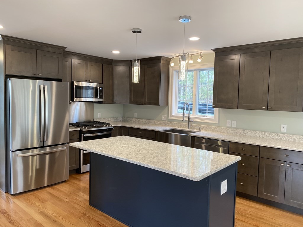 219 Allen Road Billerica, MA 01821 - Photo 2 of 6 Gallery Image 2