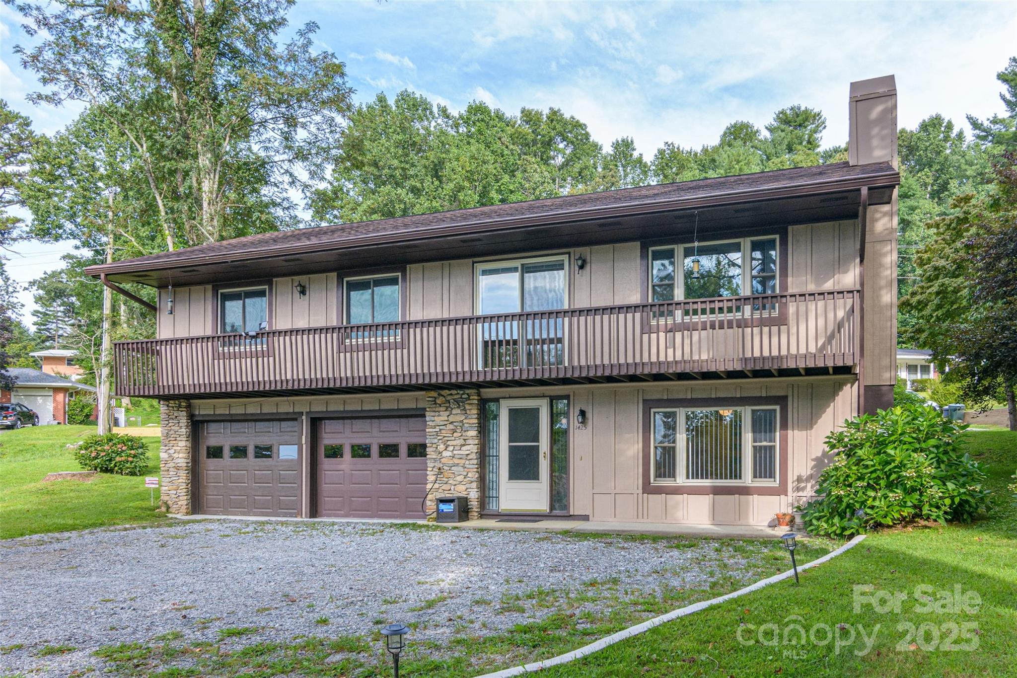 1425 Hebron Road Hendersonville, NC 28739 - Photo 1 of 21 Gallery Image 1
