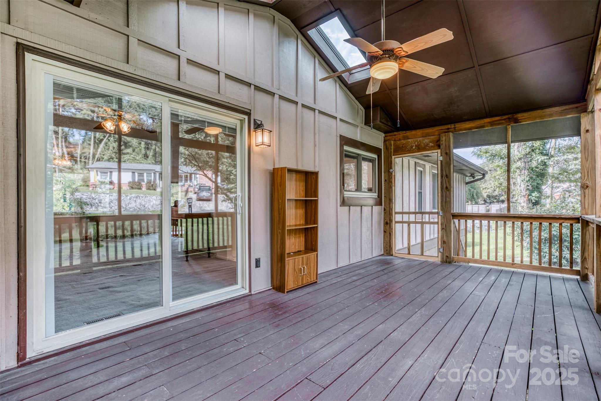 1425 Hebron Road Hendersonville, NC 28739 - Photo 8 of 21 Gallery Image 8
