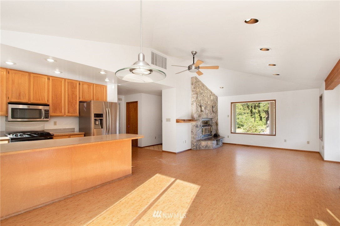 5681 Bell Creek Road Deming, WA 98244 - Photo 6 of 24 Gallery Image 6