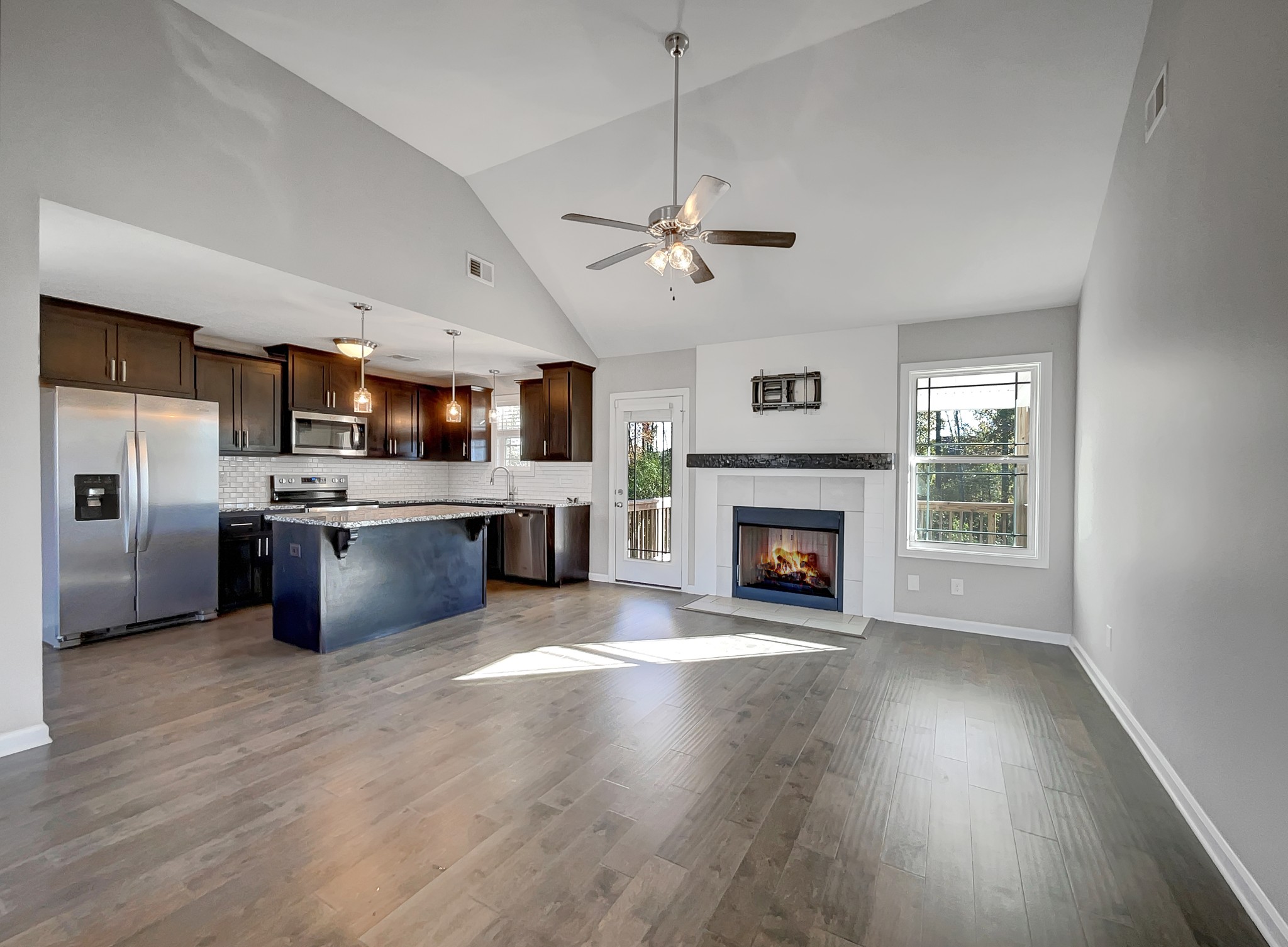 809 Rushing Drive Clarksville, TN 37042 - Photo 3 of 25 Gallery Image 3