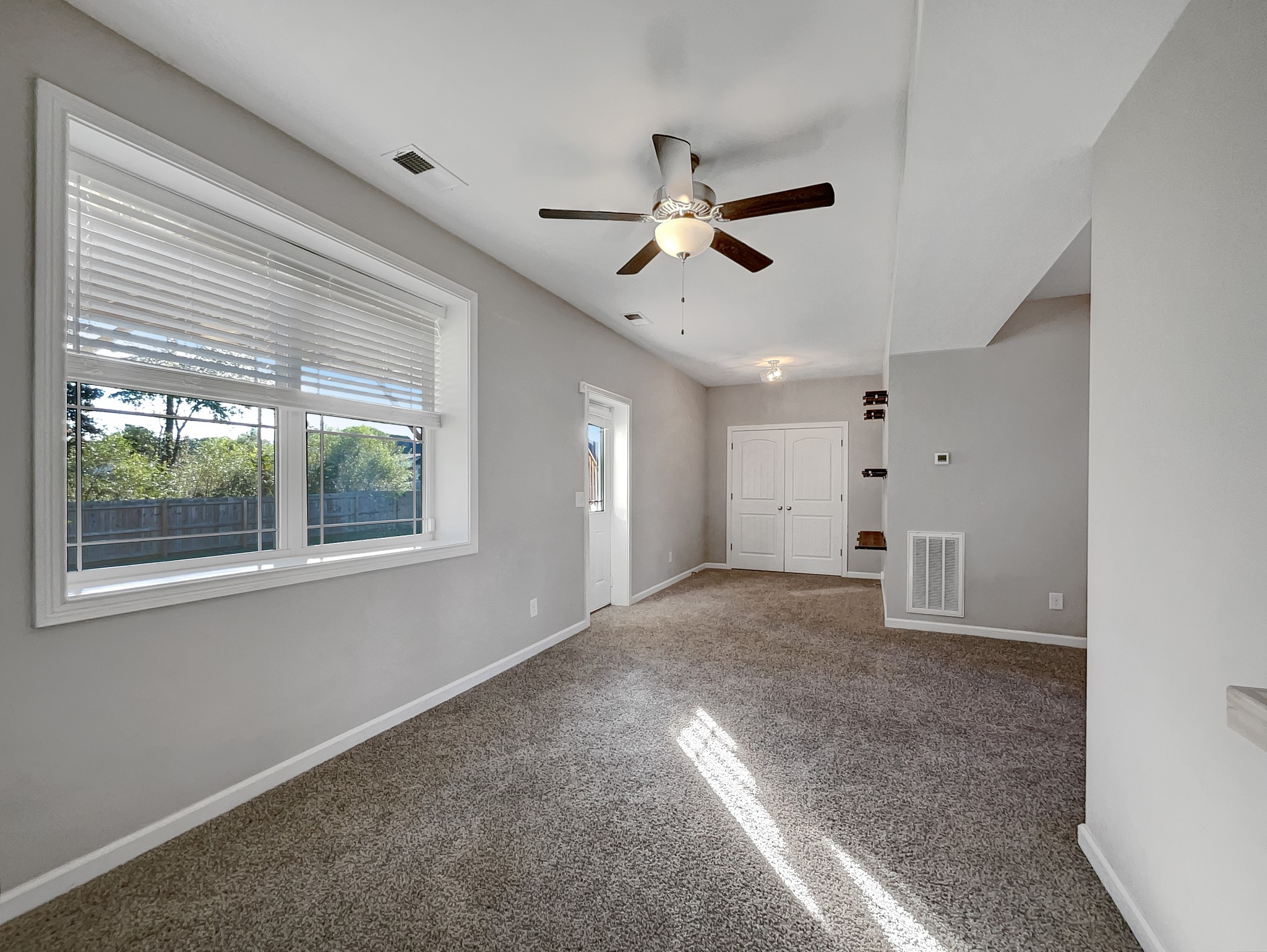 809 Rushing Drive Clarksville, TN 37042 - Photo 8 of 25 Gallery Image 8