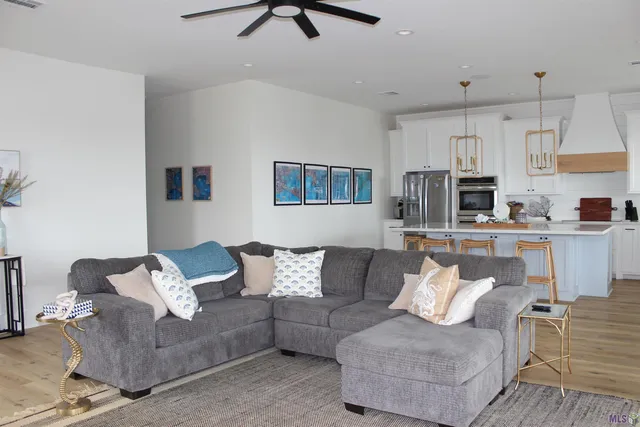 $915,000 | 3001 Rebecca Lane, Grand Isle, LA 70358