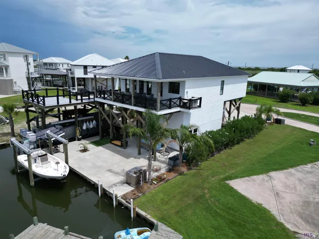 $915,000 | 3001 Rebecca Lane, Grand Isle, LA 70358