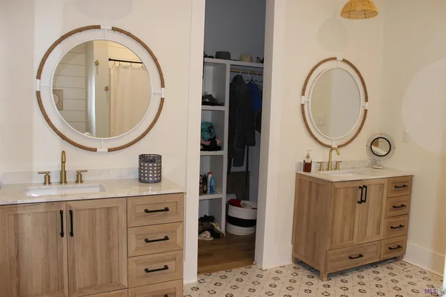 $915,000 | 3001 Rebecca Lane, Grand Isle, LA 70358