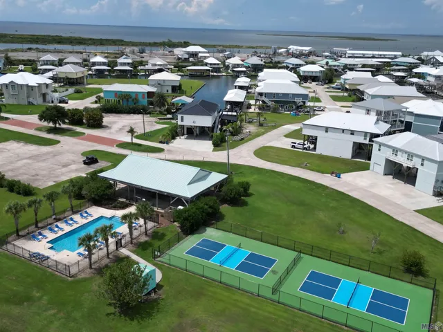 $915,000 | 3001 Rebecca Lane, Grand Isle, LA 70358