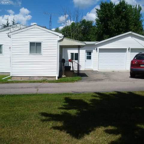 9152 North Lewis Road Clio, MI 48420 - Photo 3 of 5 21198903-2.JPG