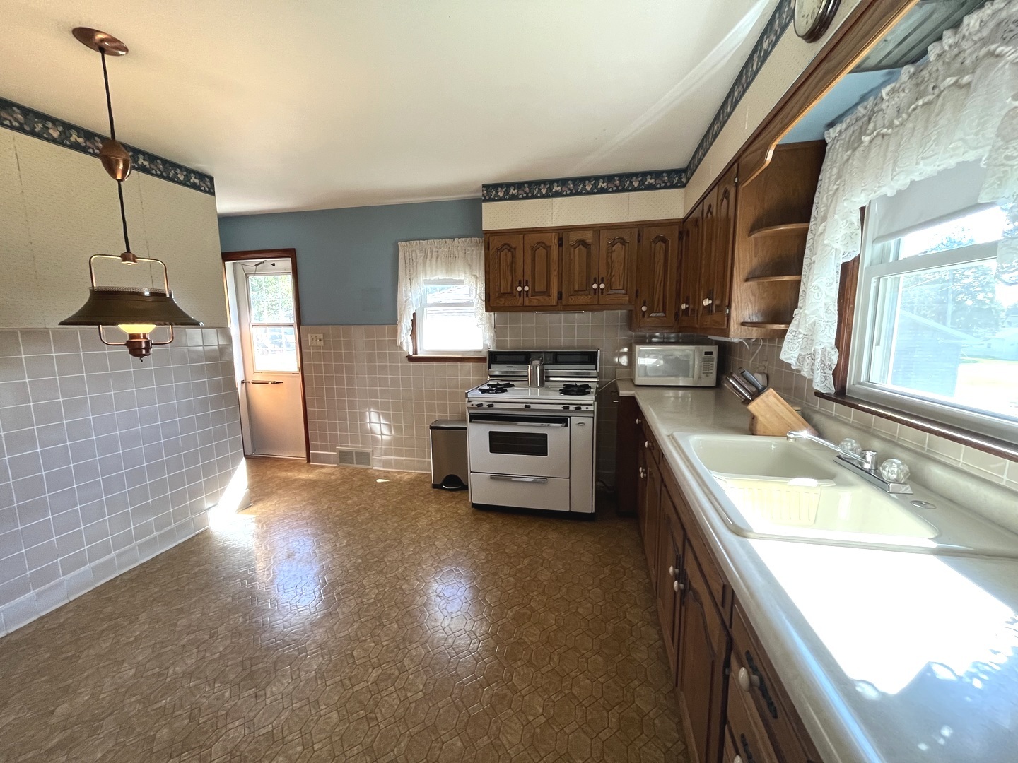 409 West Minnesota Street Spring Valley, IL 61362 - Photo 6 of 37