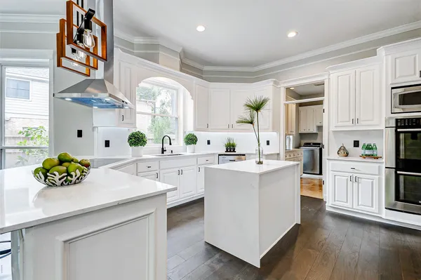 $645,000 | 5807 Mountain View Drive, Houston, TX 77345