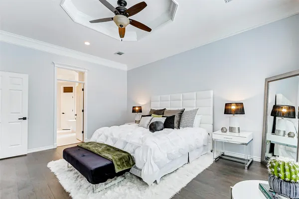 $645,000 | 5807 Mountain View Drive, Houston, TX 77345
