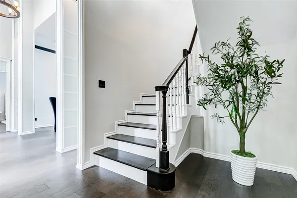 $645,000 | 5807 Mountain View Drive, Houston, TX 77345