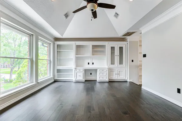 $645,000 | 5807 Mountain View Drive, Houston, TX 77345