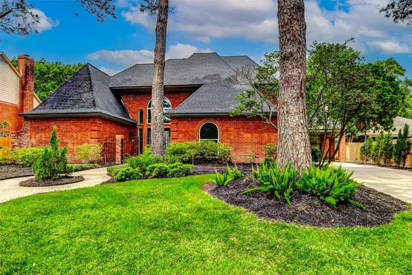 $645,000 | 5807 Mountain View Drive, Houston, TX 77345