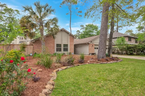 $2,700 | 17 Wishbonebush Road, The Woodlands, TX 77380