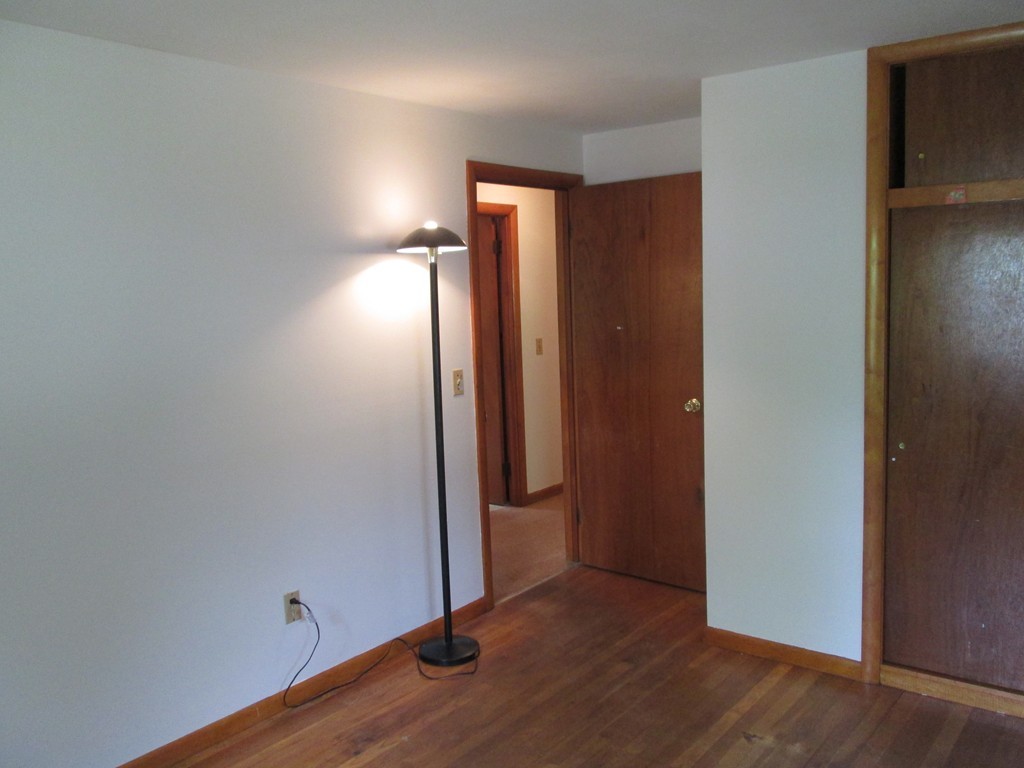 49 Sterling Road Northampton, MA 01062 - Photo 12 of 24