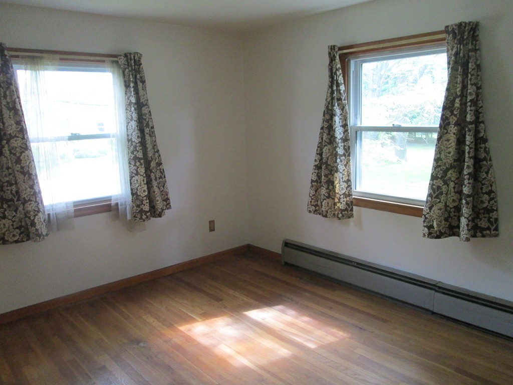 49 Sterling Road Northampton, MA 01062 - Photo 13 of 24
