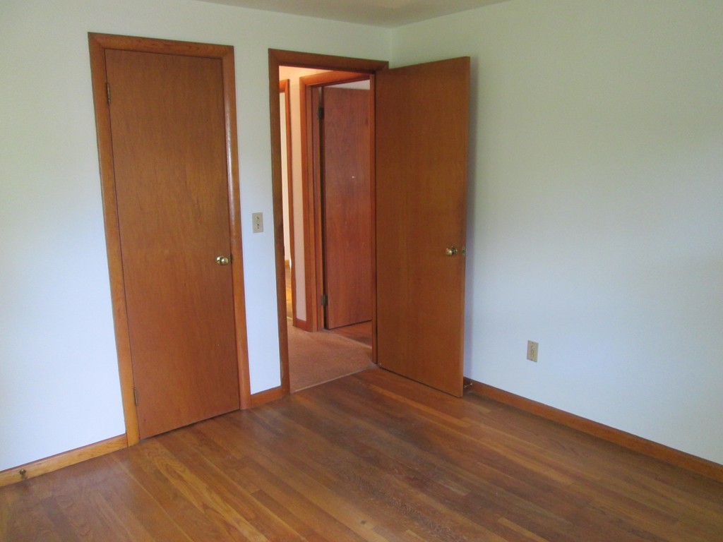 49 Sterling Road Northampton, MA 01062 - Photo 14 of 24