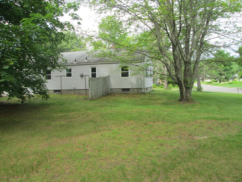 49 Sterling Road Northampton, MA 01062 - Photo 20 of 24