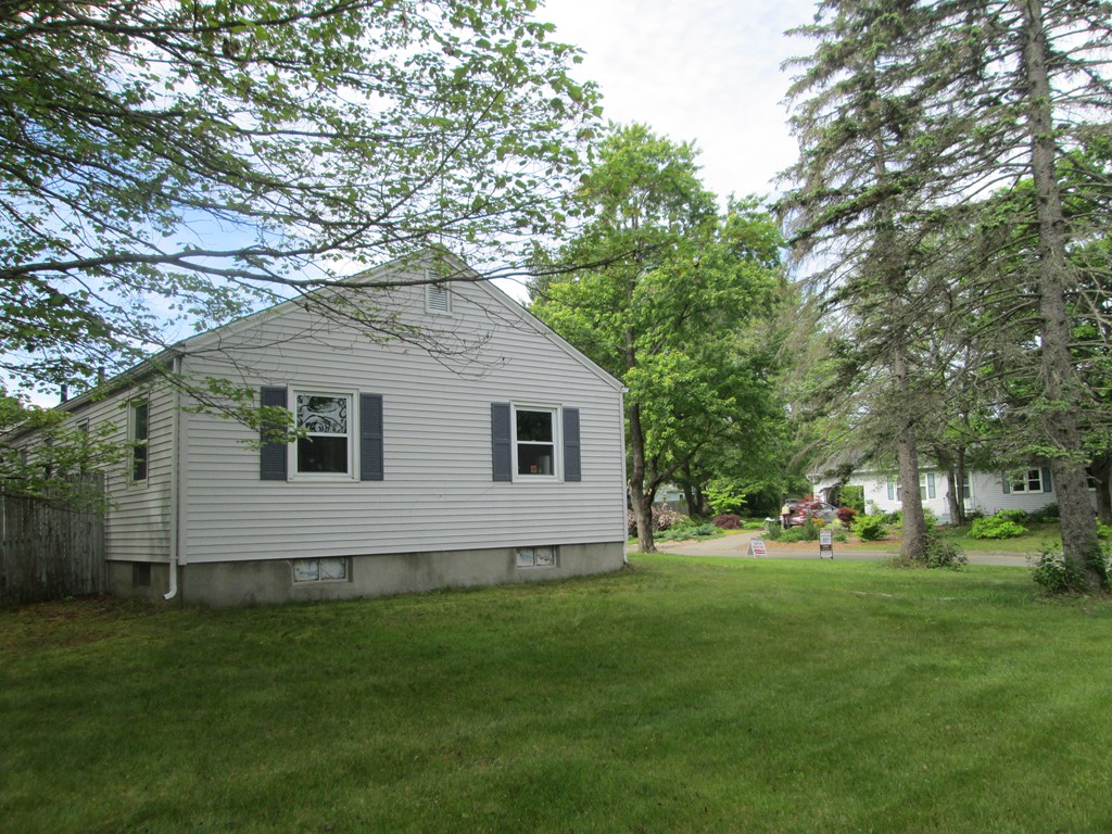 49 Sterling Road Northampton, MA 01062 - Photo 21 of 24