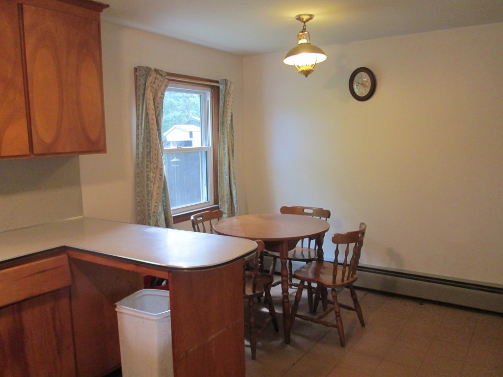 49 Sterling Road Northampton, MA 01062 - Photo 5 of 24
