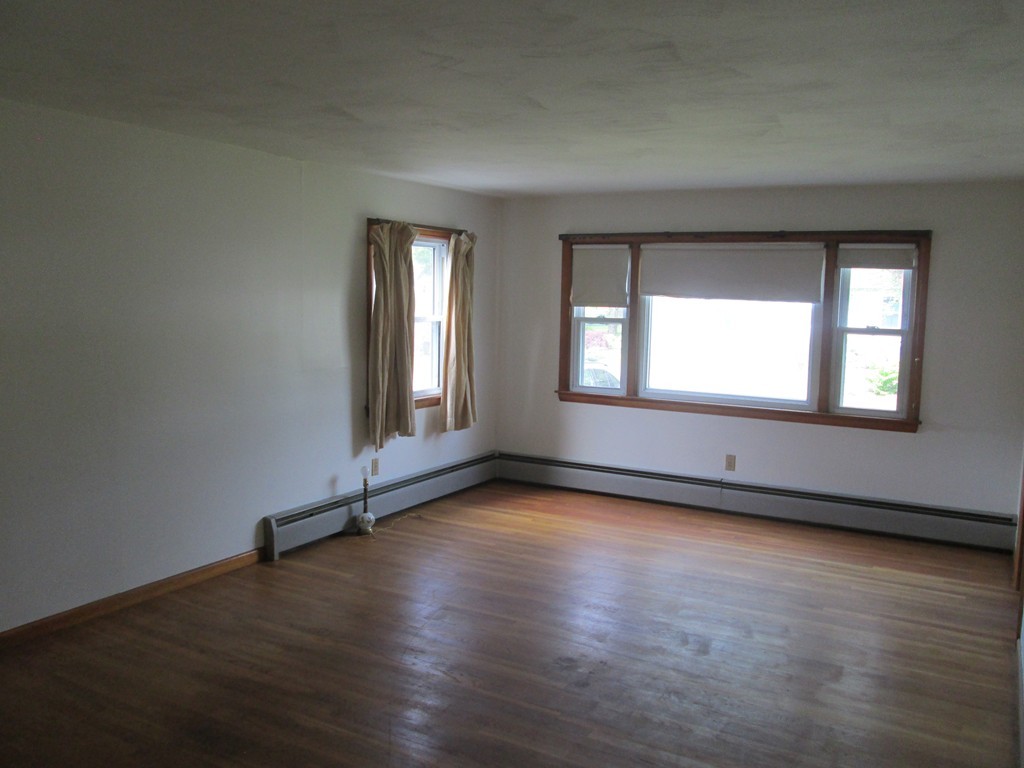 49 Sterling Road Northampton, MA 01062 - Photo 7 of 24