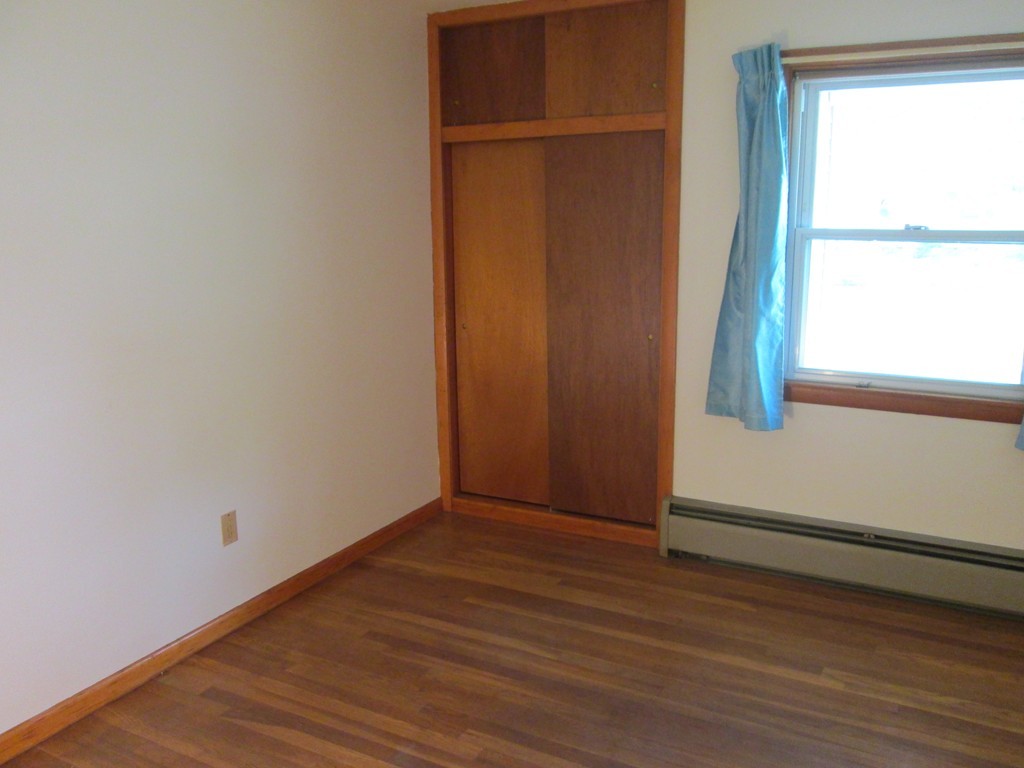 49 Sterling Road Northampton, MA 01062 - Photo 9 of 24