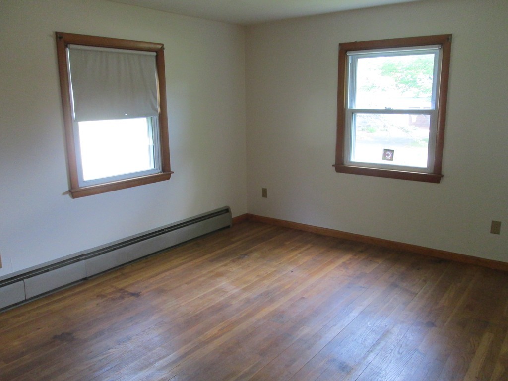 49 Sterling Road Northampton, MA 01062 - Photo 10 of 24