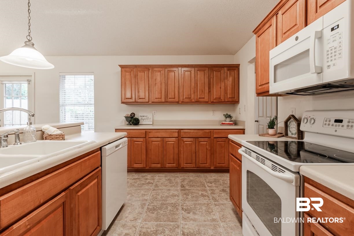 8261 Pecan Court Daphne, AL 36526 - Photo 13 of 32