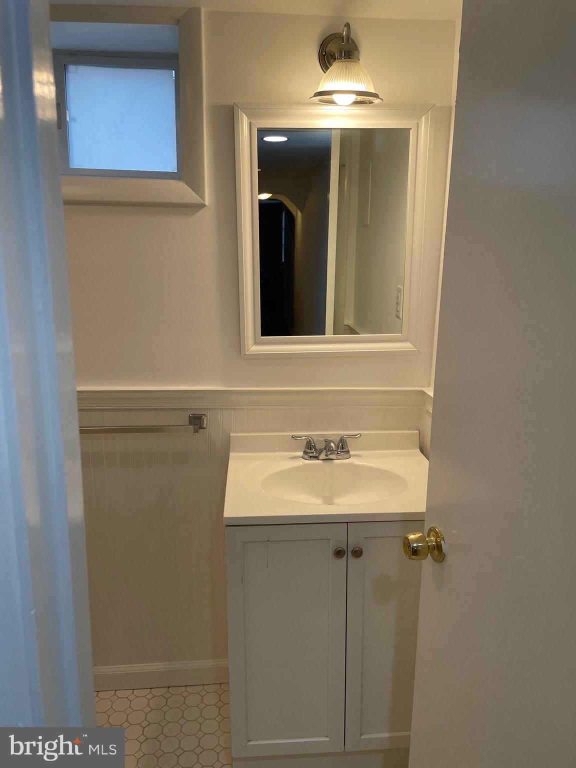 4810 Oxbow Road Rockville, MD 20852 - Photo 14 of 23 full bath #2