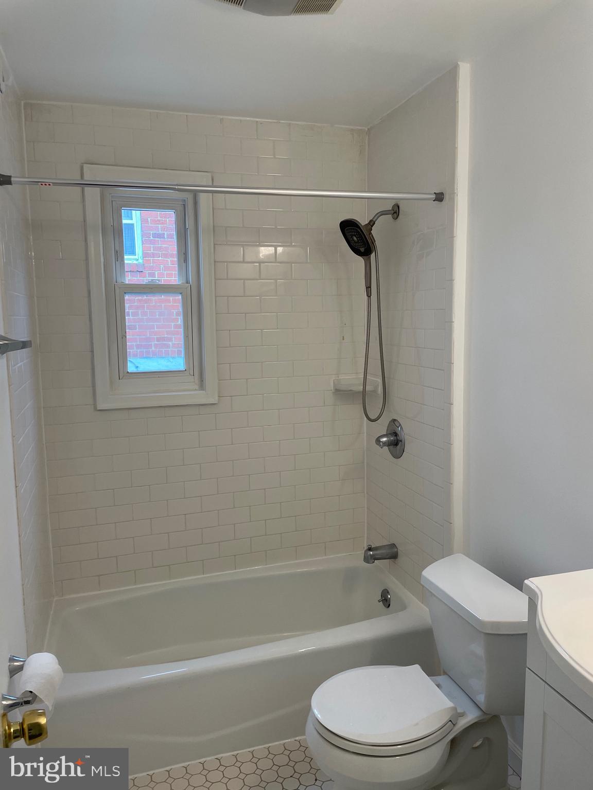 4810 Oxbow Road Rockville, MD 20852 - Photo 8 of 23 full bath #1