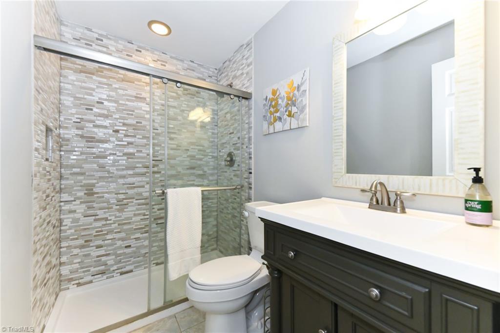 4801 Sweetbriar Road Greensboro, NC 27455 - Photo 18 of 32