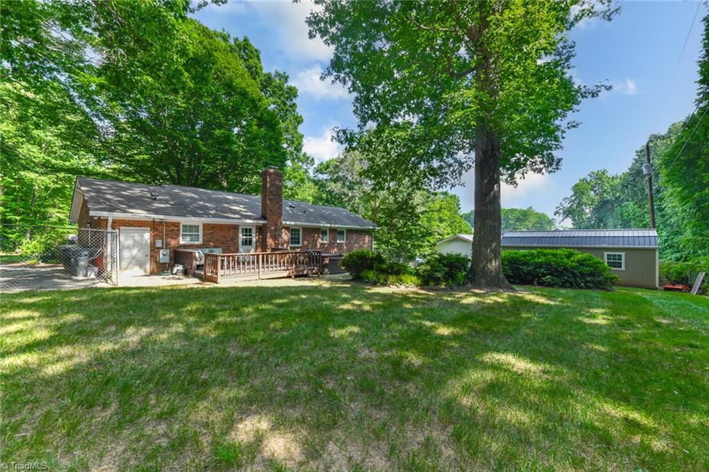 4801 Sweetbriar Road Greensboro, NC 27455 - Photo 27 of 32